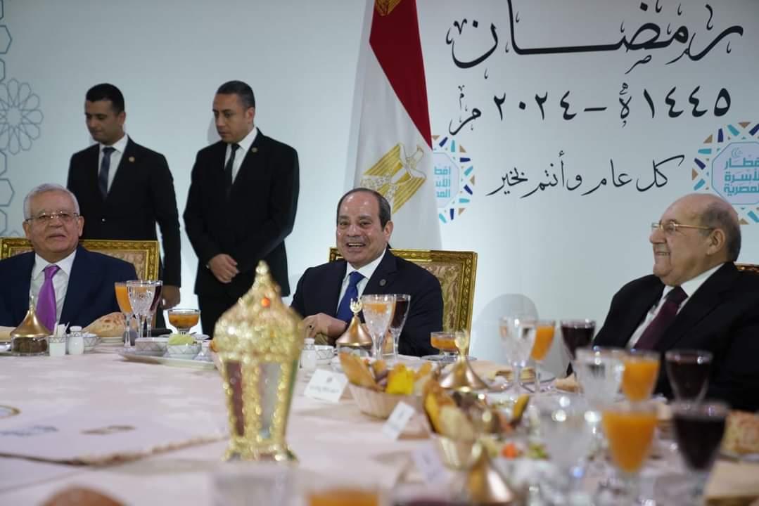 الرئيس السيسي في إفطار الأسرة المصرية