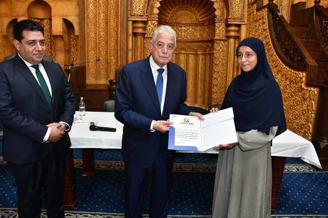 تكريم الفائزين في مسابقة حفظ القرآن الكريم
