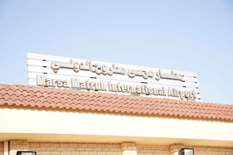 وكيل وزارة الصحة يتفقد استعدادات الحجر الصحي بمطار مطروح الدولي (3)