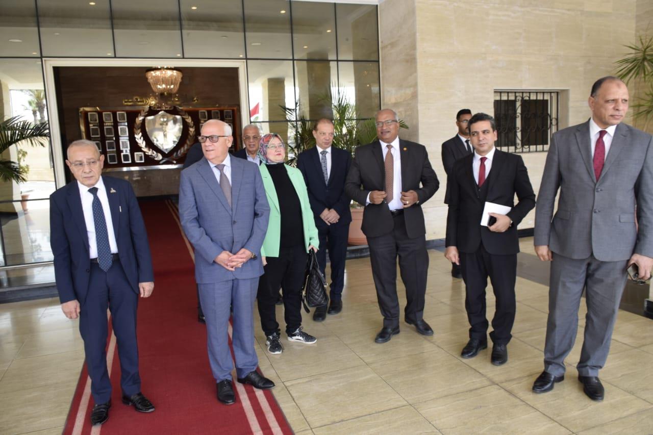 وزير التعليم يصل محافظة بورسعيد لمتابعة امتحانات نهاية العام 