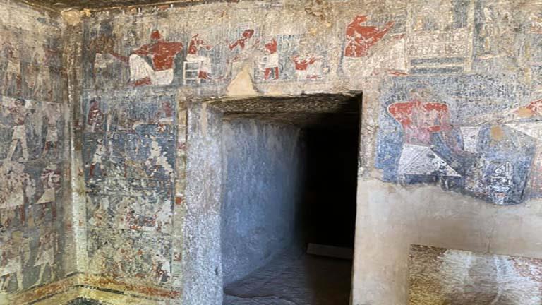 رسوم تظهر الحياة اليومية والاعمال الشاقة على جدارن مقبرة مير (1)