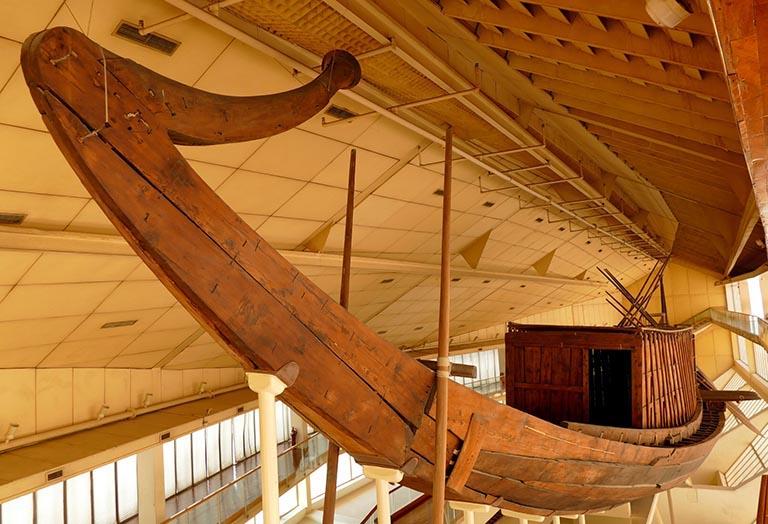 قارب خوفو عمره 4500 عام