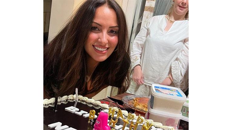 نيرمين الفقي تحتفل بعيد ميلادها 