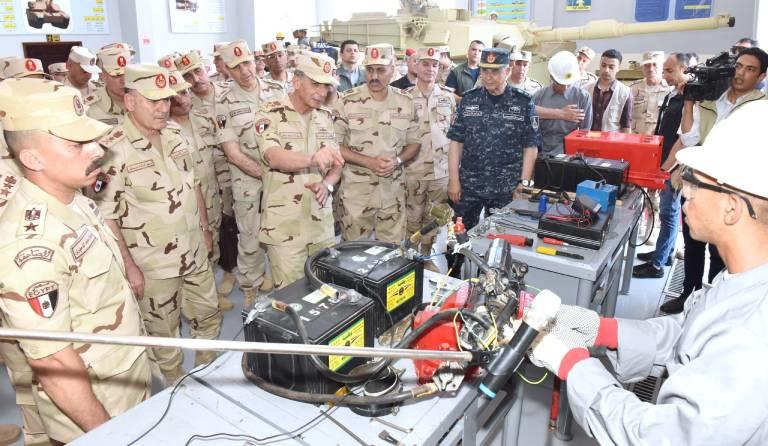  القائد العام للقوات المسلحة يفتتح تطوير مركز تدريب مهن المركبات والمدرعات 