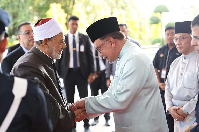 رئيس وزراء ماليزيا يتسقبل شيخ الأزهر (2)