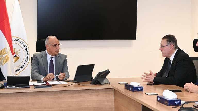 وزير الري يلتقي مدير المكتب الإقليمى للدول العربية لبرنامج الأمم المتحدة الإنمائى UNDP (3)