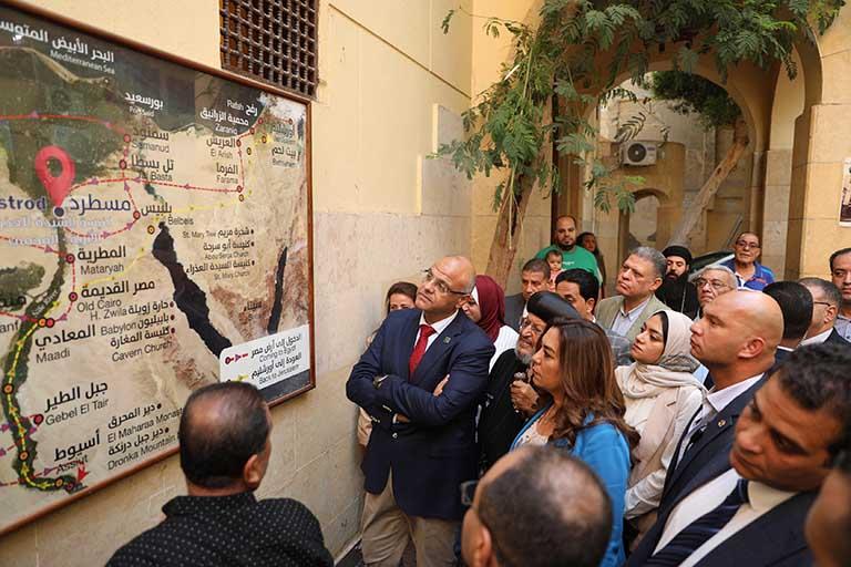 وزيرة التنمية المحلية تزور كنيسة العذراء فى مسطرد