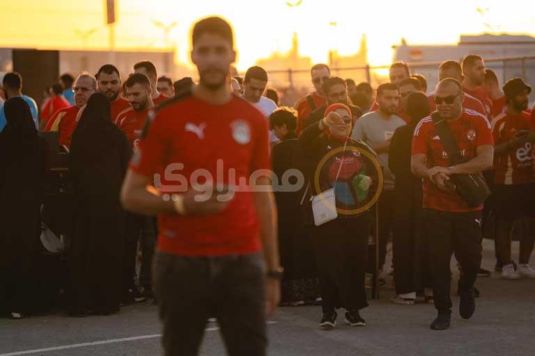 جماهير الأهلي بمحيط ملعب مباراة الزمالك في السوبر الأفريقي                                                                                                                                              