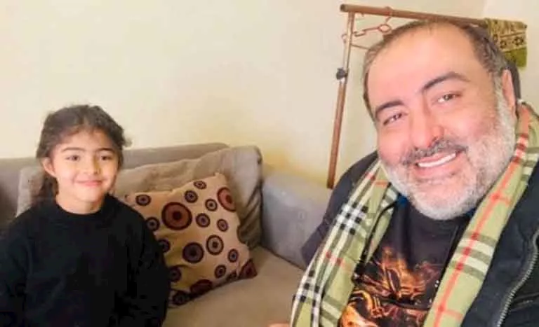 سامح عبد العزيز وابنته طيبة