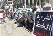 عشرات السيدات المناصرات لمرسي بالمهندسين ترفعن صور