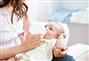 الاتصال الجسدي بين الأم والطفل مهم عند الرضاعة الص