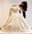 بيع أول فستان زفاف لإليزابيث تايلور (2)                                                                                                               