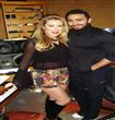 لقاء سابين وتامر حسني في تسجيل أغنيات ألبومها                                                                                                         