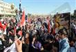 العشرات في التحرير يهتفون لـ''السيسي'' وسط تشديدات