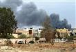 الدخان يتصاعد من مبان في بنغازي بعض قصف من قوات ال