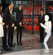 أوباما و روبوت هوندا أسيمو                                                                                                                            