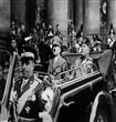 هتلر في سيارته المرسيدس 770 Mercedes-Benz. و معه بينيتو موسيليني رئيس الدولة الإيطالية                                                                