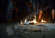 بالصور.. متظاهرو السفارة الفلسطينية يحرقون العلم الإسرائيلي