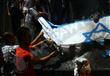 بالصور.. نشطاء يحرقون علم إسرائيل في وقفة لرفض العدوان الإسرائيلي