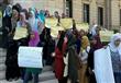 بالصور.. طلاب مفصولون ينظمون وقفة احتجاجية أمام جامعة القاهرة
