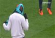 1409137612435_wps_15_Mario_Balotelli_has_a_bit