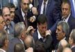 تركيا: نقاش في البرلمان ينتهي بمعركة طاحنة