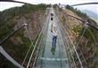 أطول ممر زجاجي يثير الرعب في العالم (12)