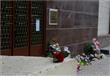 مواطنون يضعون إكليلًا من الزهور أمام السفارة الروسية تضامنًا مع حادث الطائرة المنكوبة (3)                                                                                                               