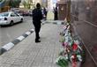 مواطنون يضعون إكليلًا من الزهور أمام السفارة الروسية تضامنًا مع حادث الطائرة المنكوبة (8)                                                                                                               