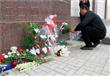 مواطنون يضعون إكليلًا من الزهور أمام السفارة الروسية تضامنًا مع حادث الطائرة المنكوبة (9)                                                                                                               