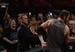 روني يصفع المصارع باريت في عرض المصارعة (3)                                                                                                                                                             