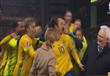 لاعبو السويد يحتفلون بإبراهيموفيتش