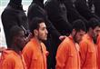 صورة من مقطع الفيديو الذي بثه تنظيم داعش لإعدام المصريين المختطفين                                                                                                                                      