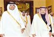 العاهل السعودي الملك سلمان بن عبدالعزيز وأمير قطر 