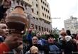 متظاهرون يكسرون القلل أمام السفارة القطرية بالقاهرة (3)                                                                                                                                                 