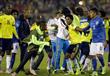 مشاجرة عنيفة في مباراة البرازيل وكولومبيا (7)                                                                                                                                                           