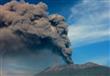 بركان جبل سينابونج الإندونيسي يثور ويقذف برماد لمس