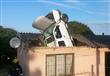 سيارة تقفز على سطح منزل في جنوب أفريقيا 