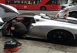 مليونير سعودي يغسل سيارته في لندن فيتسبب بأزمة سير خانقة (4)                                                                                                                                            