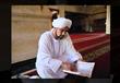 الشيخ أكرم فى لحظة تدبر لمعانى القرآن الكريم                                                                                                                                                            