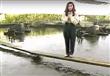 سقوط مذيعة يابانية فى بحيرة مليئة بالأسماك