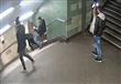 ركل امرأة بمحطة قطارات الأنفاق في برلين
