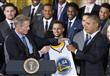 أوباما يستقبل بطل الدوري الأمريكي لكرة السلة (6)                                                                                                                                                        