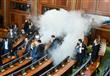 نواب المعارضة يطلقون قنابل الغاز داخل برلمان كوسوفو                                                                                                                                                     