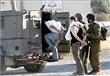 قوات إسرائيلية تعتقل فلسطنين