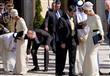 حاكم قطر يركض ليساعد زوجته في ارتداء حذائها                                                                                                                                                             