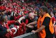 اشتباكات عنيفة بين مشجعي ليفربول وأشبيلية (15)                                                                                                                                                          