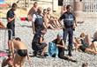  الشرطة الفرنسية تجبر امرأة على خلع البوركيني ودفع