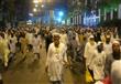 حجاج مسلمون عند خروجهم من المسجد الحرام في مكة الم
