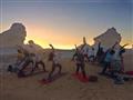 فتيات يمارسن اليوجا بصحراء الوادي الجديد (4)                                                                                                                                                            